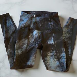 Like-New all in motion leggings